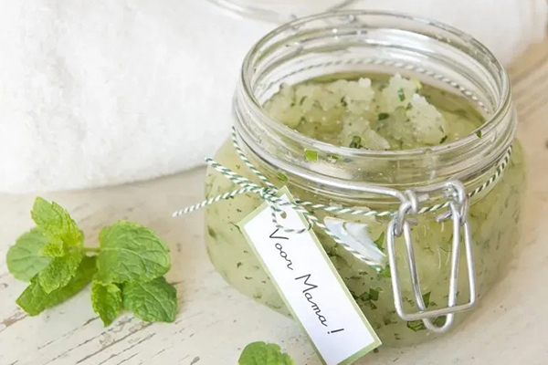 DIY: bodyscrub met zout en suiker