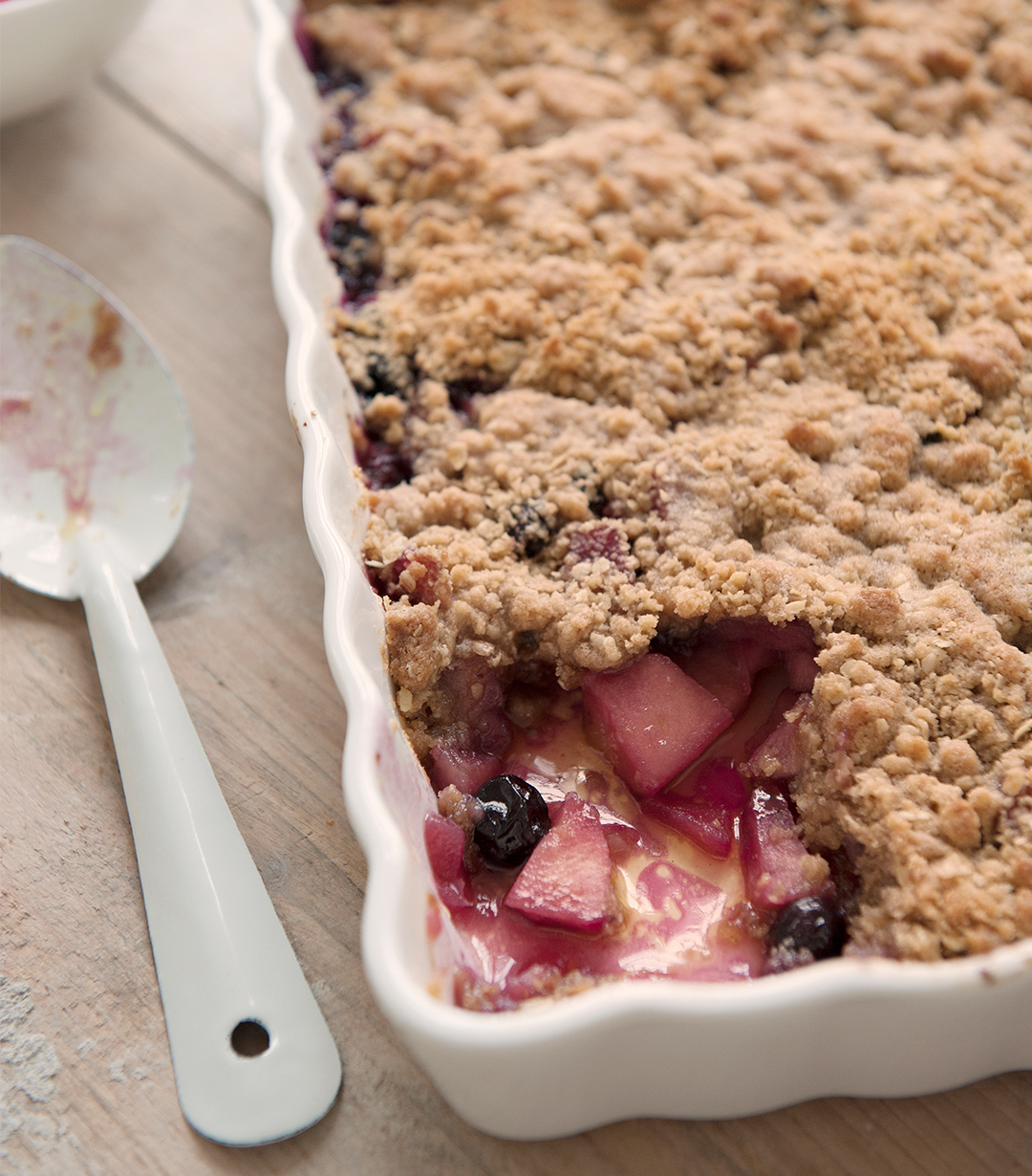 Crumble aux pommes et aux myrtilles