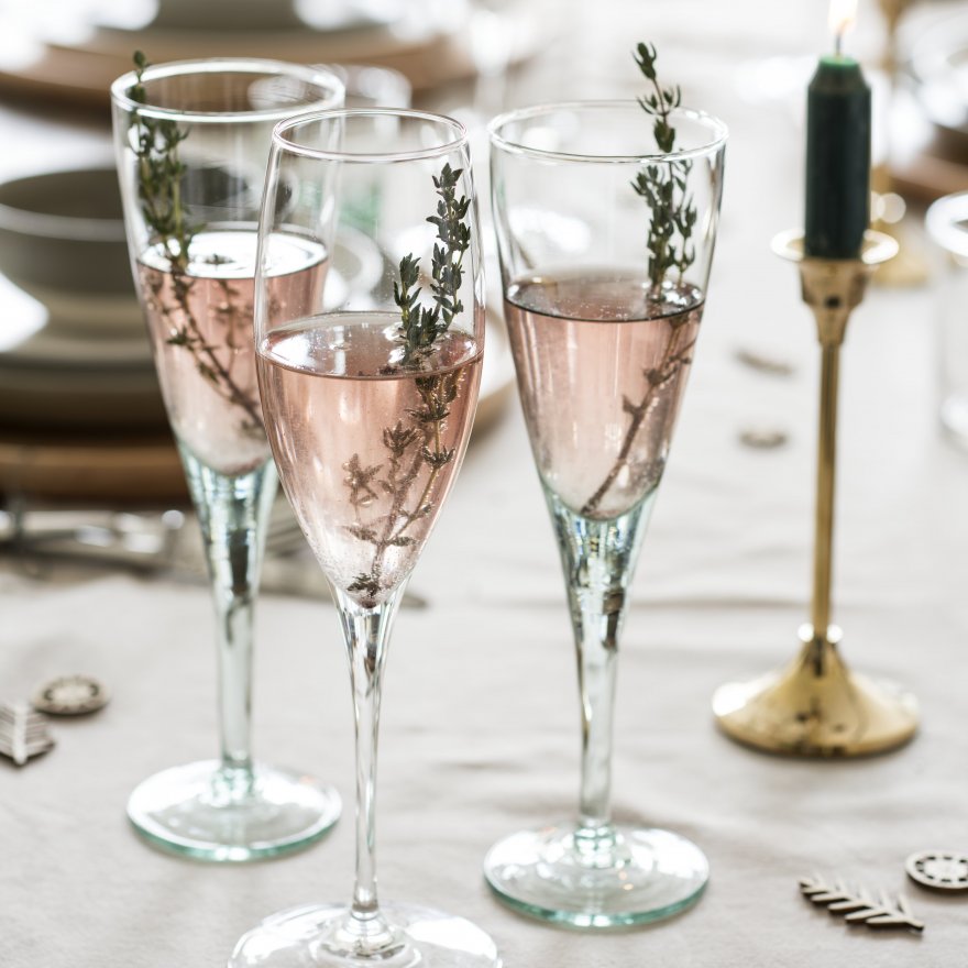 Cocktail pétillant à la fleur de sureau